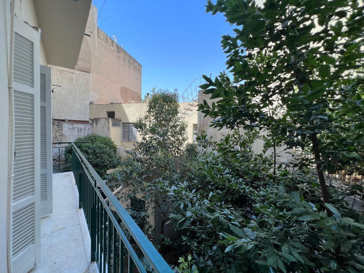 Modern & Cozy 51Sqm Apt In Thisseio Athens Exterior photo