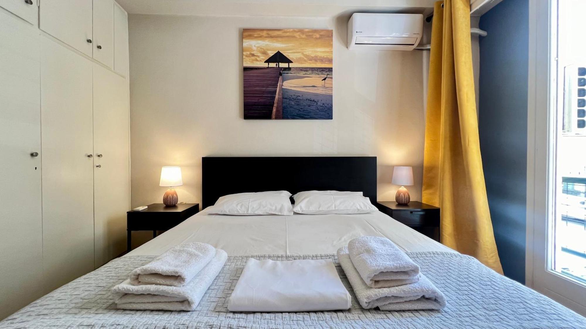 Modern & Cozy 51Sqm Apt In Thisseio Athens Exterior photo